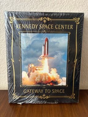 Kennedy Space Center Gateway to Space EASTON PRESS Sealed Mint By West-Reynolds